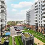Apartamento Atrakcyjne Z Parkingiem & Balkonem By Renters *