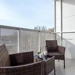 Apartamento Atrakcyjne Z Parkingiem & Balkonem By Renters *