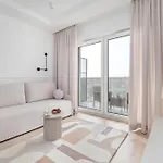 Atrakcyjne Z Parkingiem & Balkonem By Renters Apartamento Łódź