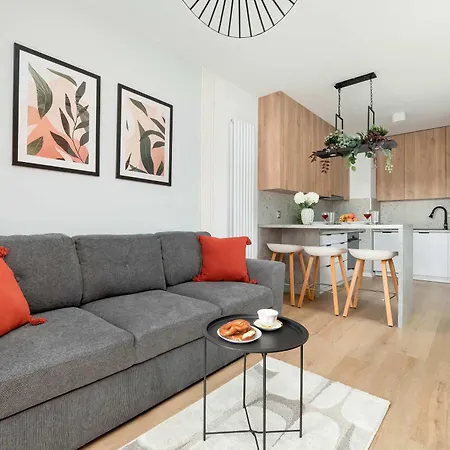 Atrakcyjny Z 2 Sypialniami, Parkingiem&balkonem By Renters Apartament *