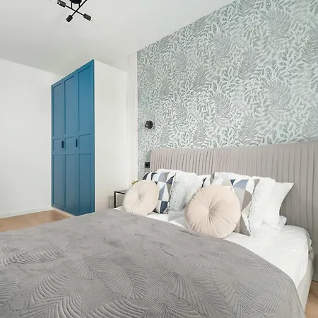 Apartament Atrakcyjny Z 2 Sypialniami, Parkingiem&balkonem By Renters Łódź