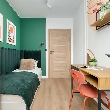 Atrakcyjny Z 2 Sypialniami, Parkingiem&balkonem By Renters