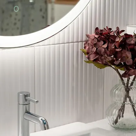 Apartament Atrakcyjny Z 2 Sypialniami, Parkingiem&balkonem By Renters Łódź