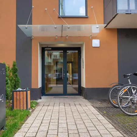 Atrakcyjne Z Parkingiem & Balkonem By Renters