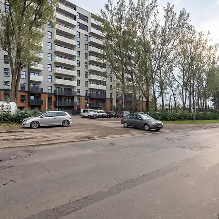Apartmán Atrakcyjne Z Parkingiem & Balkonem By Renters
