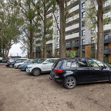 Apartament Atrakcyjny Z 2 Sypialniami, Parkingiem&balkonem By Renters Łódź