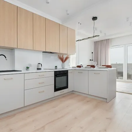 Atrakcyjny Z 2 Sypialniami, Parkingiem&balkonem By Renters * Łódź