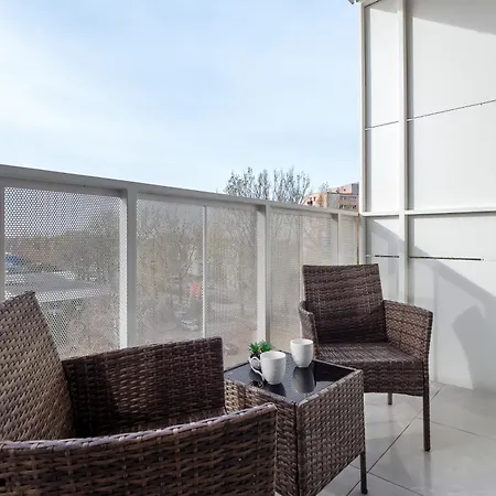 Apartmán Atrakcyjne Z Parkingiem & Balkonem By Renters *