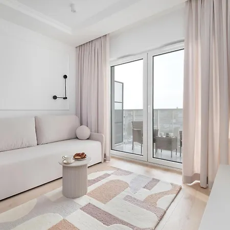 Atrakcyjne Z Parkingiem & Balkonem By Renters Apartmán Lodž