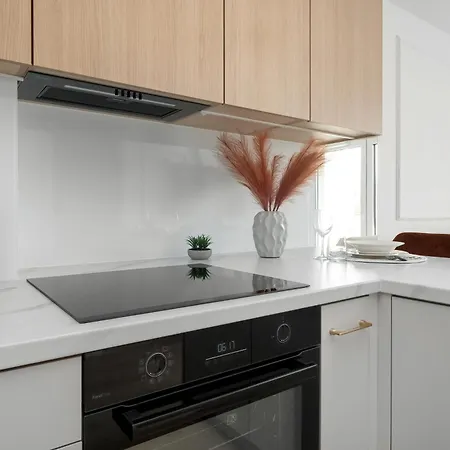 Atrakcyjny Z 2 Sypialniami, Parkingiem&balkonem By Renters * Łódź