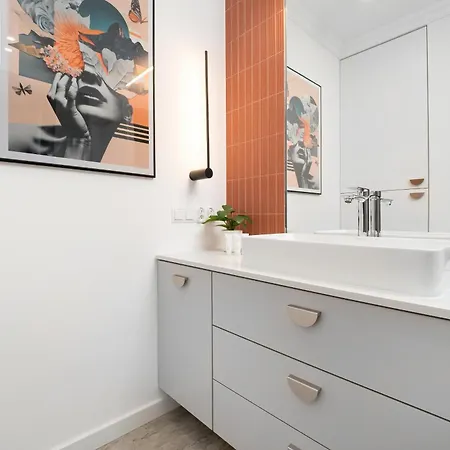 Atrakcyjne Z Parkingiem & Balkonem By Renters Apartmán Lodž