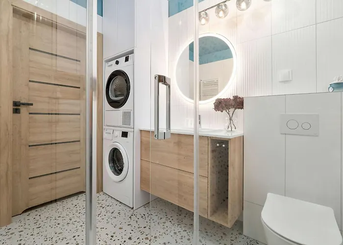 Atrakcyjne Z Parkingiem & Balkonem By Renters דירה *