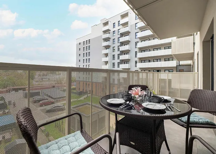 Atrakcyjne Z Parkingiem & Balkonem By Renters * לודז'