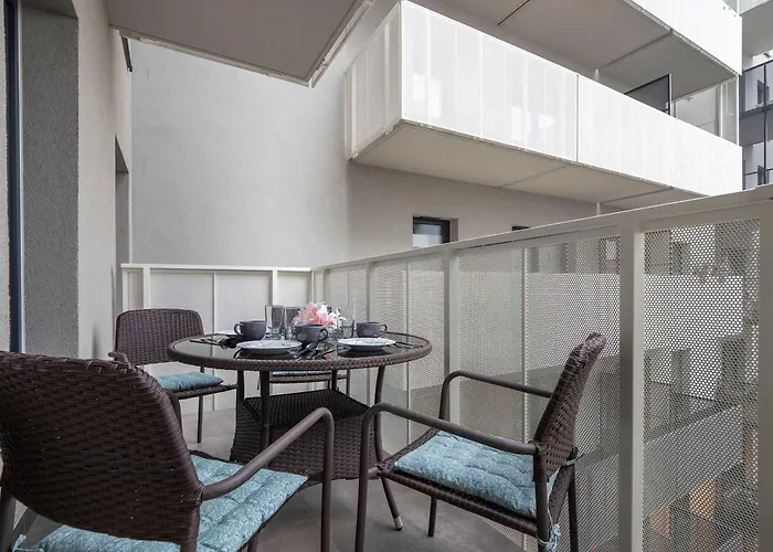 Atrakcyjne Z Parkingiem & Balkonem By Renters * לודז'