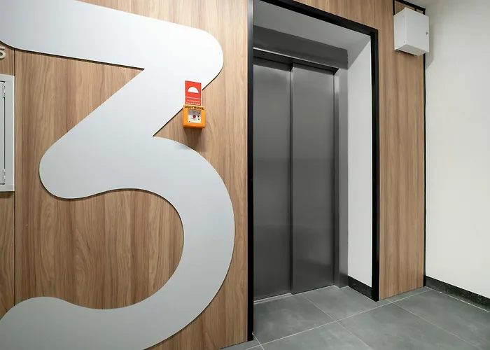 Atrakcyjne Z Parkingiem & Balkonem By Renters דירה